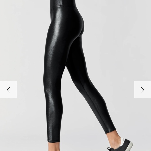 Carbon38 High Rise 7/8 Legging in Takara Shine - Picture 2 of 7